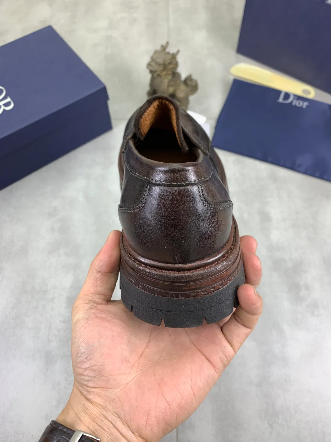 Men's shoes P520 💰【New style】Water-dyed cow lining Original order quality Dior —🆘.Dior Original order purchase, high-end leather shoes, fabric: Made of Italian imported color rubbed wrinkled cowhide➕Water-dyed cow lining/cowhide lining➕Specially available original combination outsole, fine workmanship, real shot🎬Size: 38-45 (with full set of packaging) Color: 3️⃣ colors available